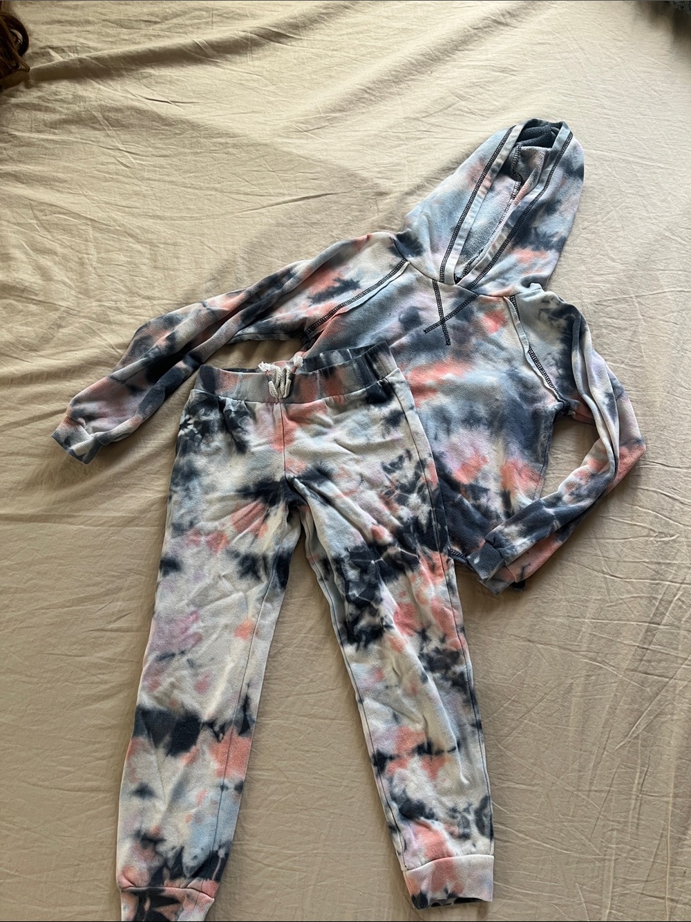 Girls tie dye sweats set
